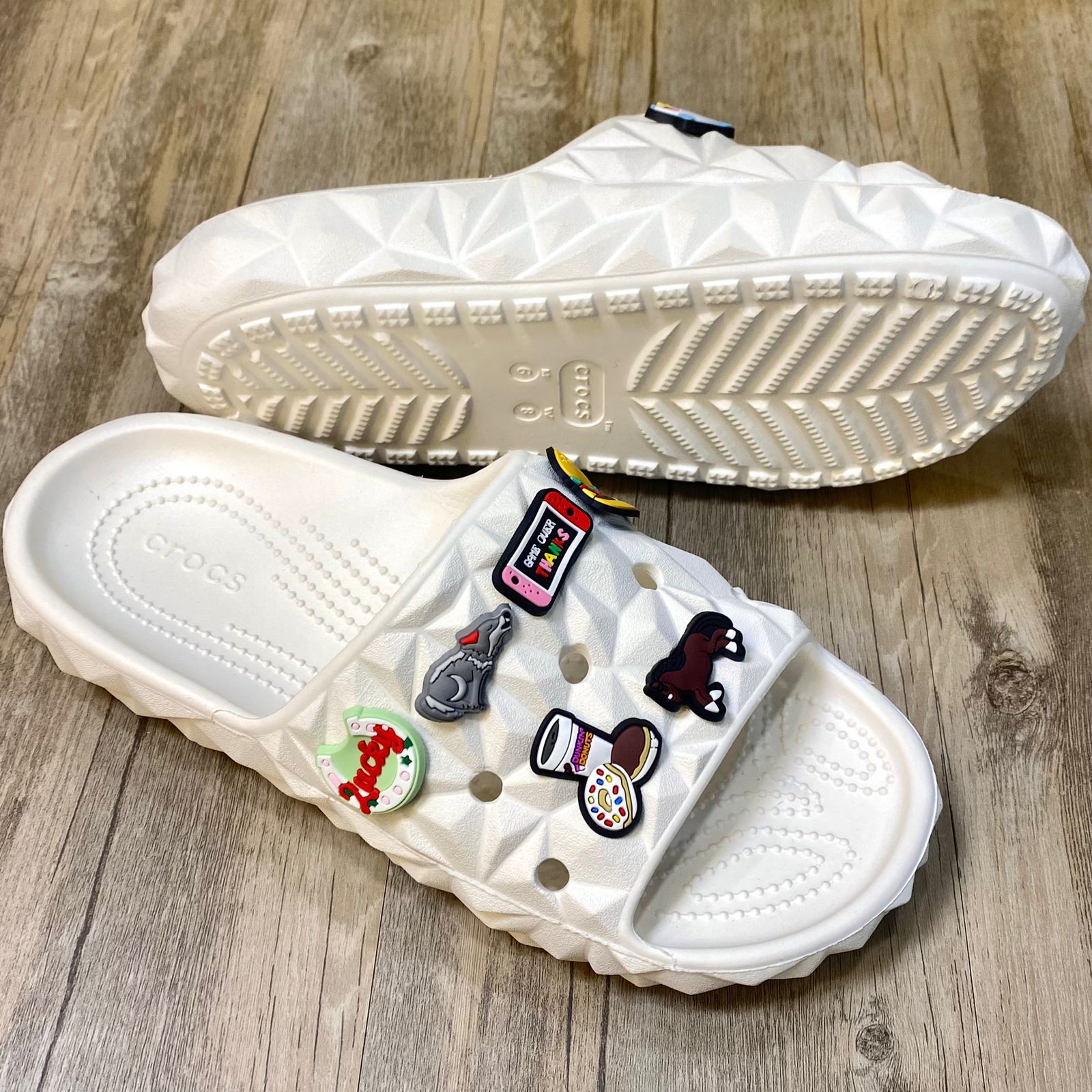 Dép Crocs Classic Geometric V2 HN2 White